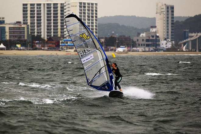 Fanny Aubet - PWA Ulsan Korea World Cup 2012 ©  John Carter / PWA http://www.pwaworldtour.com